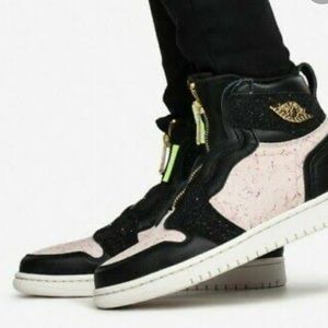 Women’s Nike air Jordan hightops with zipper